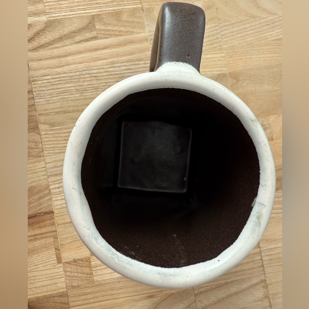 Mara of Mexico Stoneware square-bottom coffee mug with a playful cat design - Picture 6 of 7